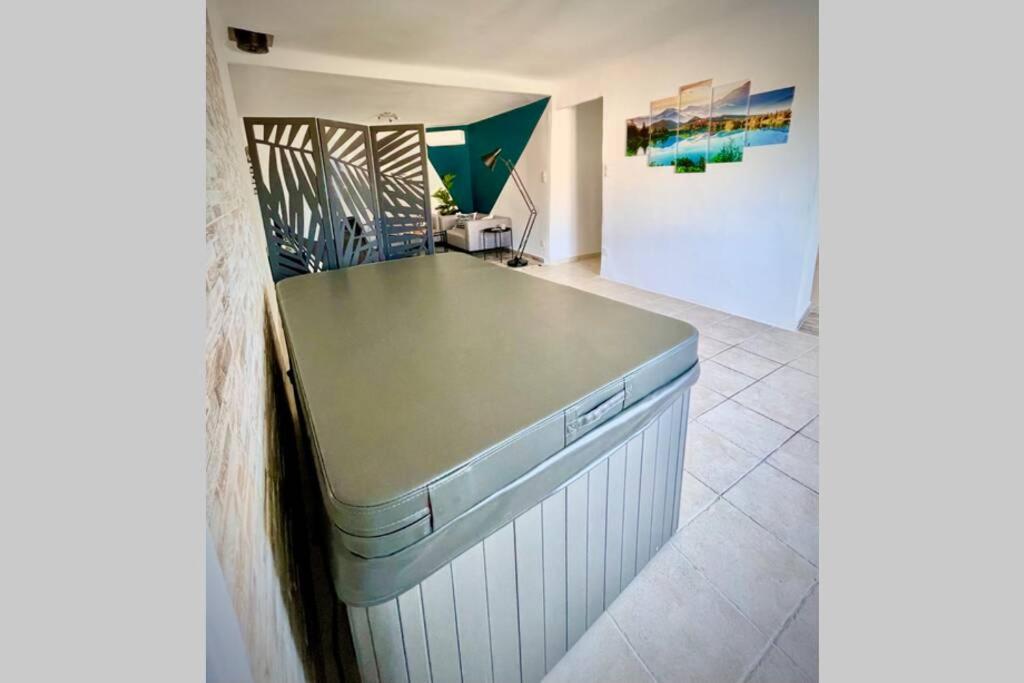 Art Spa Des Cevennes “ Jacuzzi ” Branoux-les-Taillades Екстер'єр фото